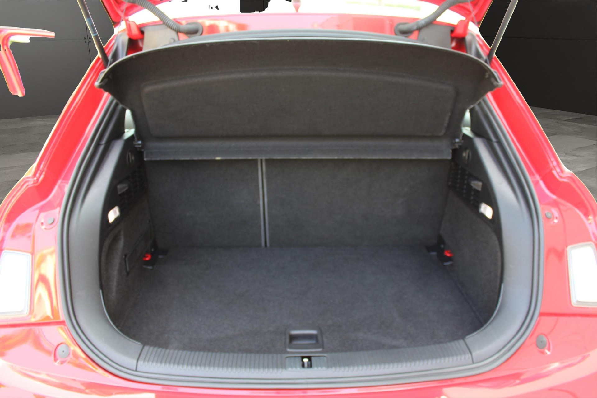 AUDI S1 Sportback 2.0 TFSI quattro-image-11