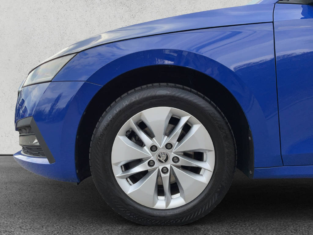 SKODA Octavia Combi 2.0 TDI Ambition DSG-image-13
