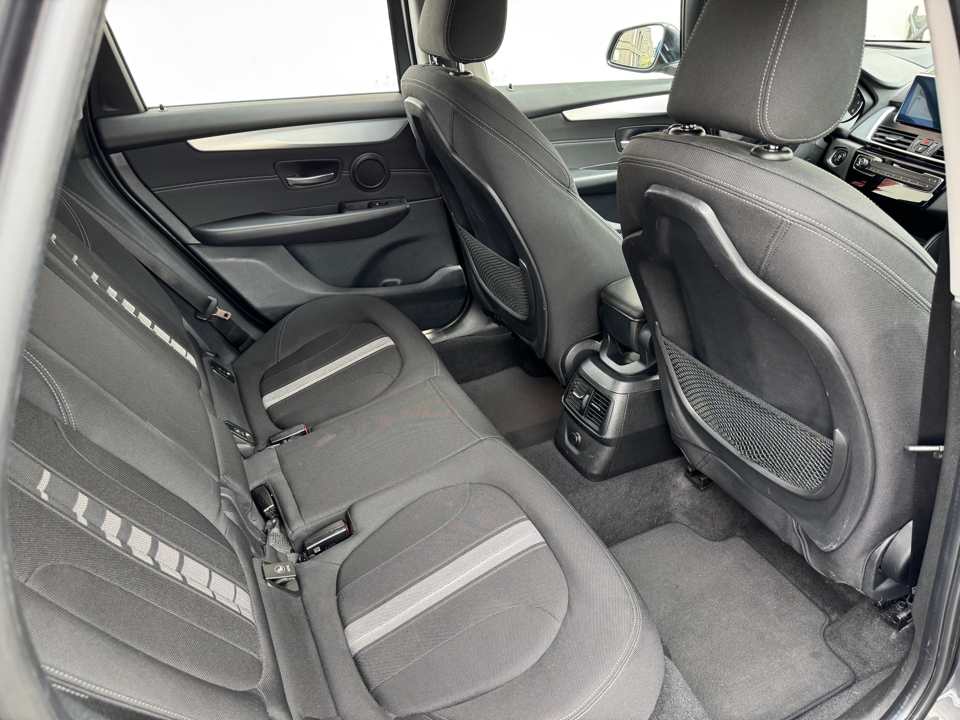 BMW 218d xDrive-image-13