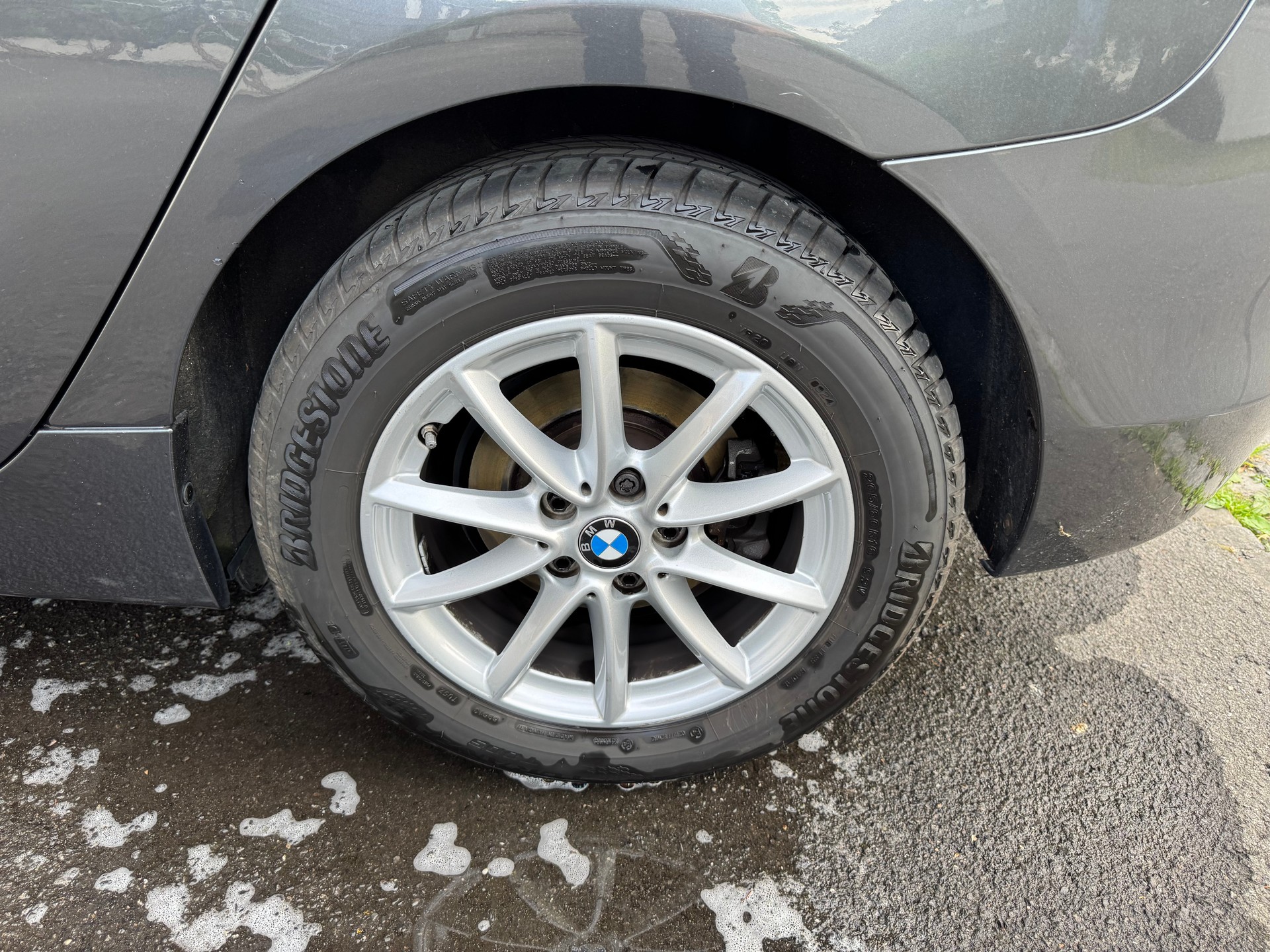 BMW 218d xDrive-image-4