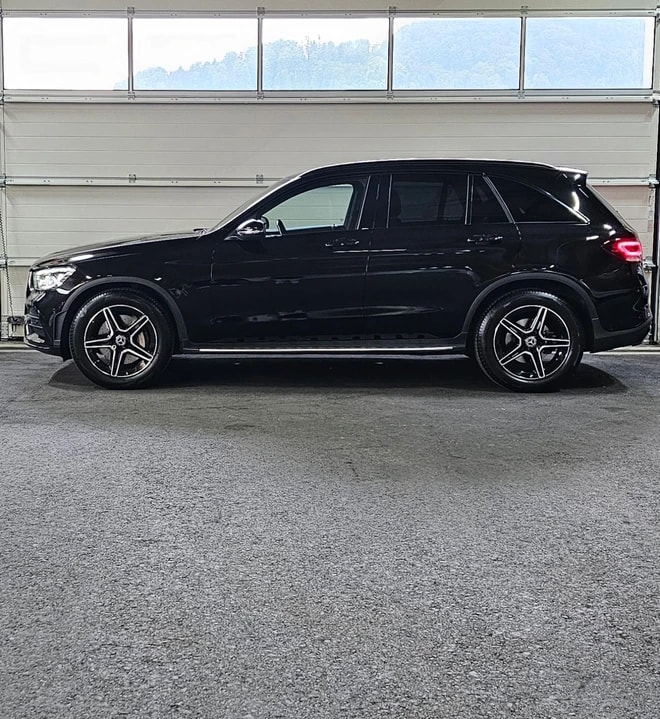 MERCEDES-BENZ GLC 200 AMG Line 4Matic 9G-Tronic *CH-Fahrzeug**Face-Lift Model*-image-1