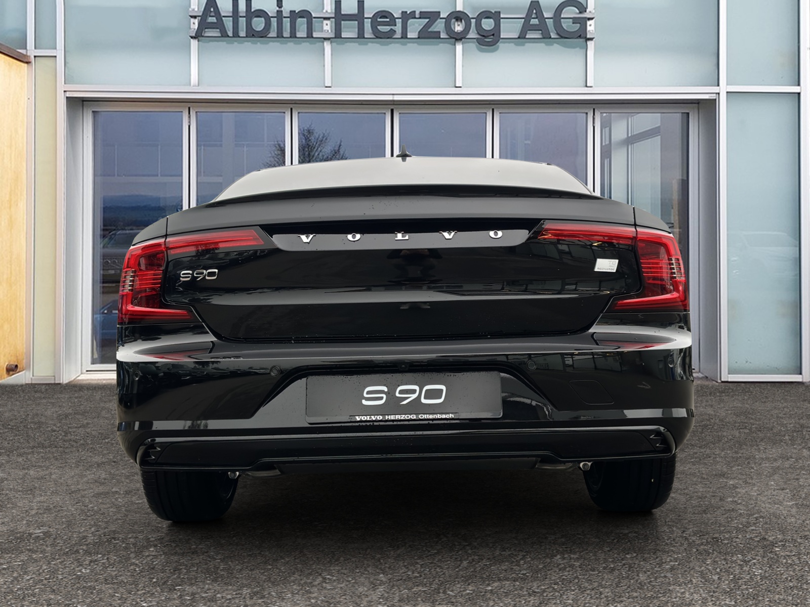 VOLVO S90 2.0 T8 TE Ultimate Dark eAWD-image-5