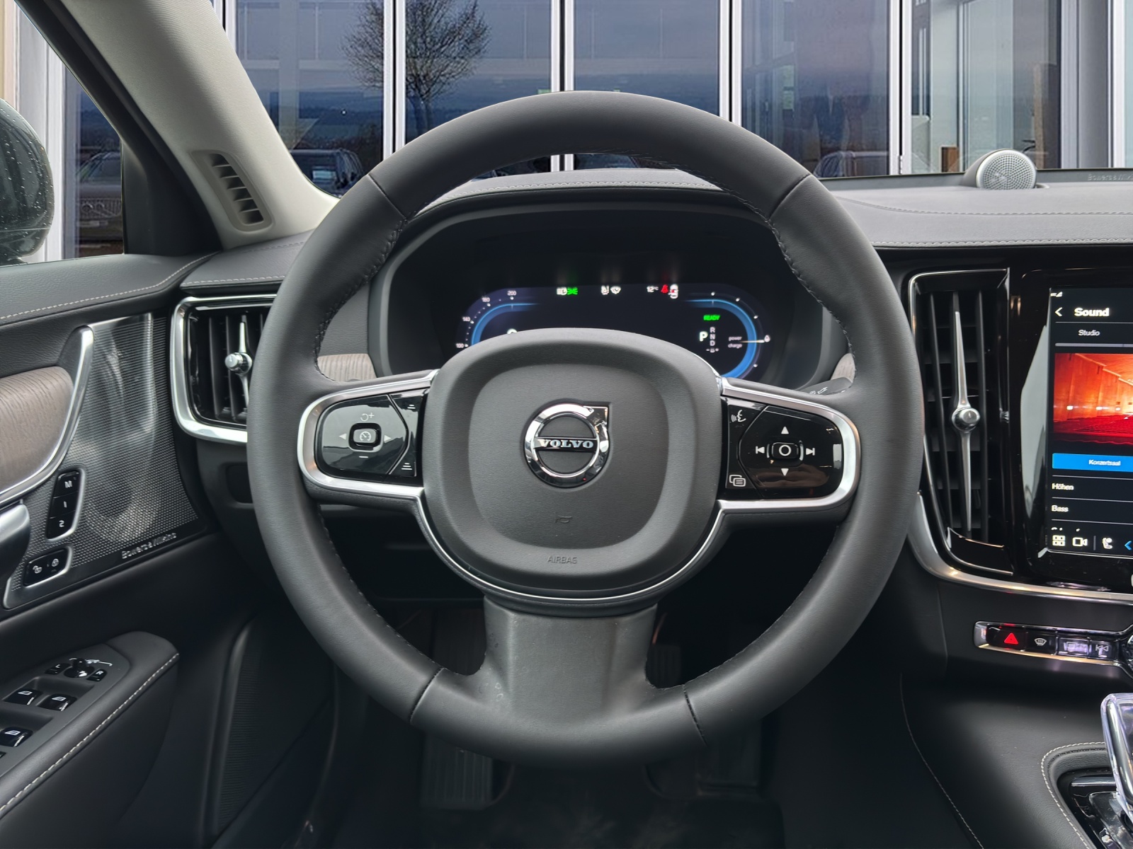 VOLVO S90 2.0 T8 TE Ultimate Dark eAWD-image-10