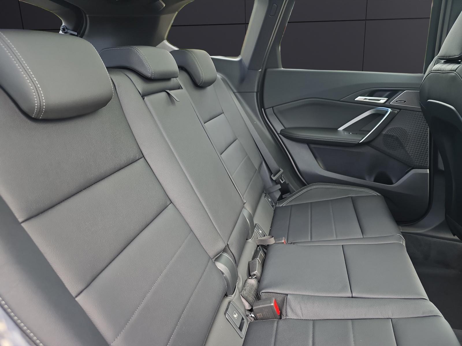 BMW X1 M35i-image-12