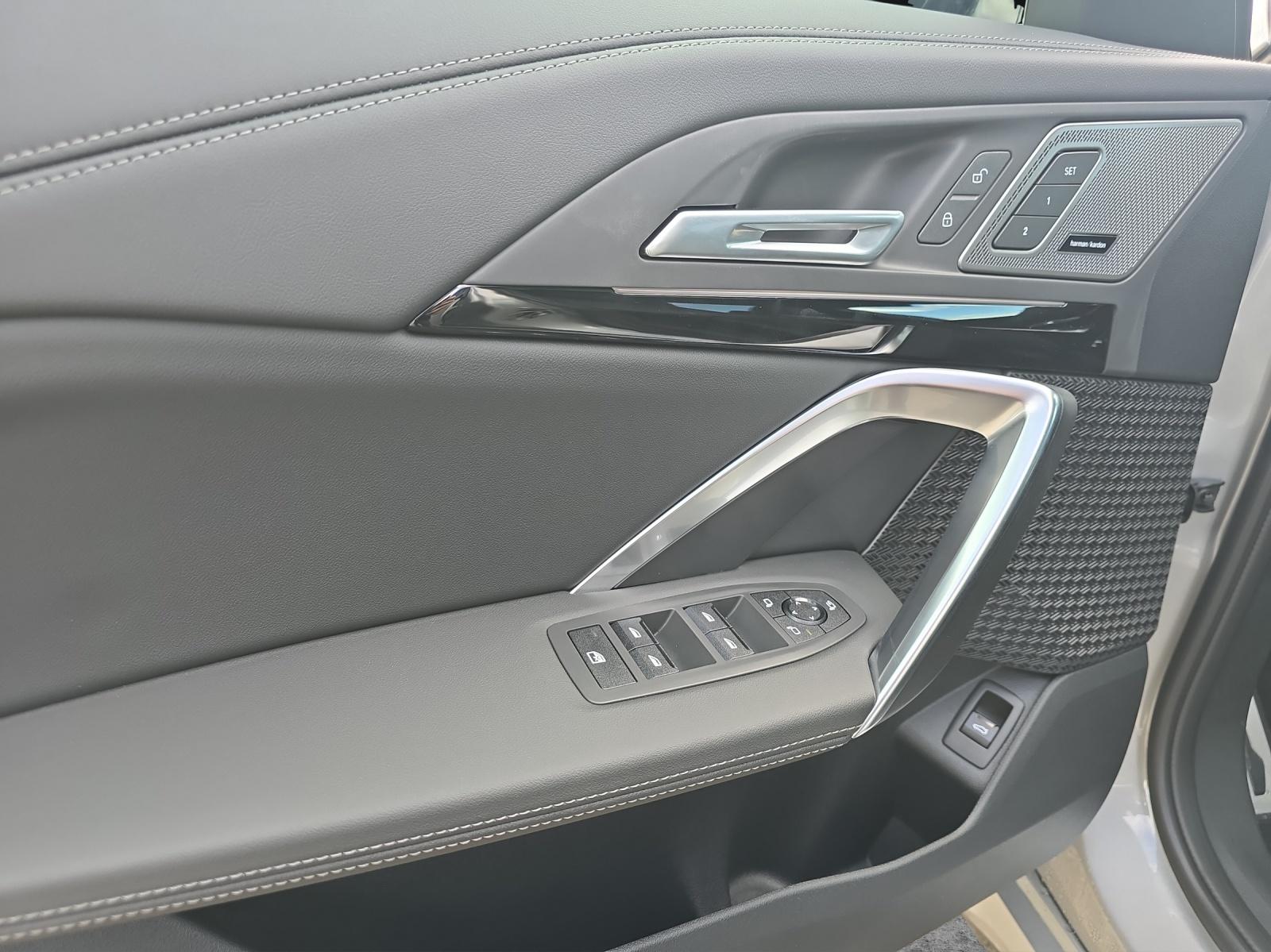 BMW X1 M35i-image-13