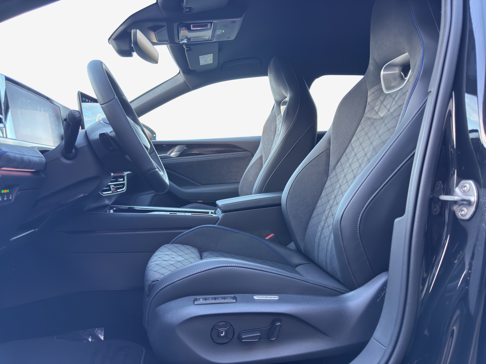 VW Passat Variant 2.0 TDI evo R-Line 4 Motion DSG-image-7