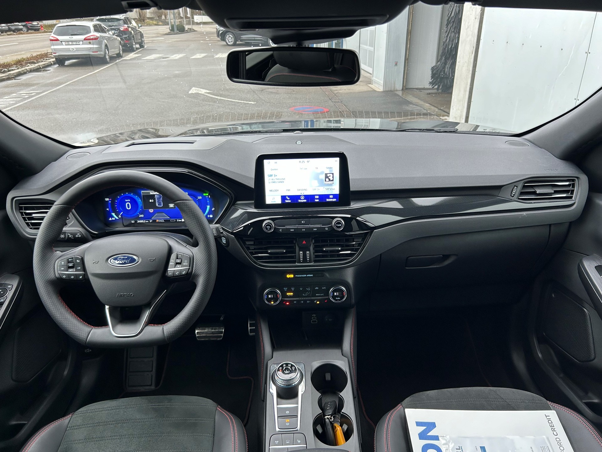 FORD Kuga 2.5 Plug-in Hybrid ST-Line X-image-9