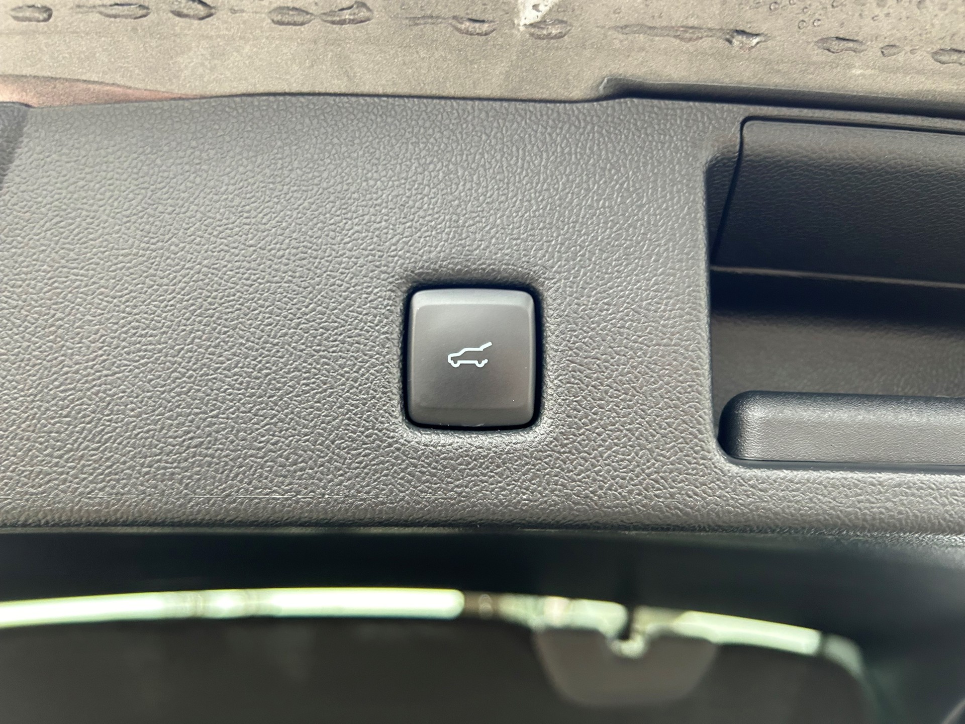 FORD Kuga 2.5 Plug-in Hybrid ST-Line X-image-6