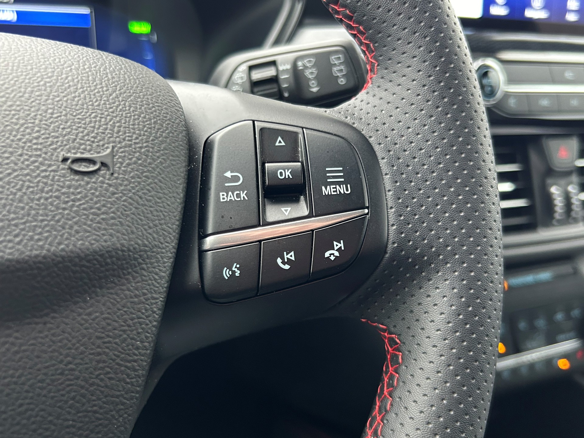 FORD Kuga 2.5 Plug-in Hybrid ST-Line X-image-18