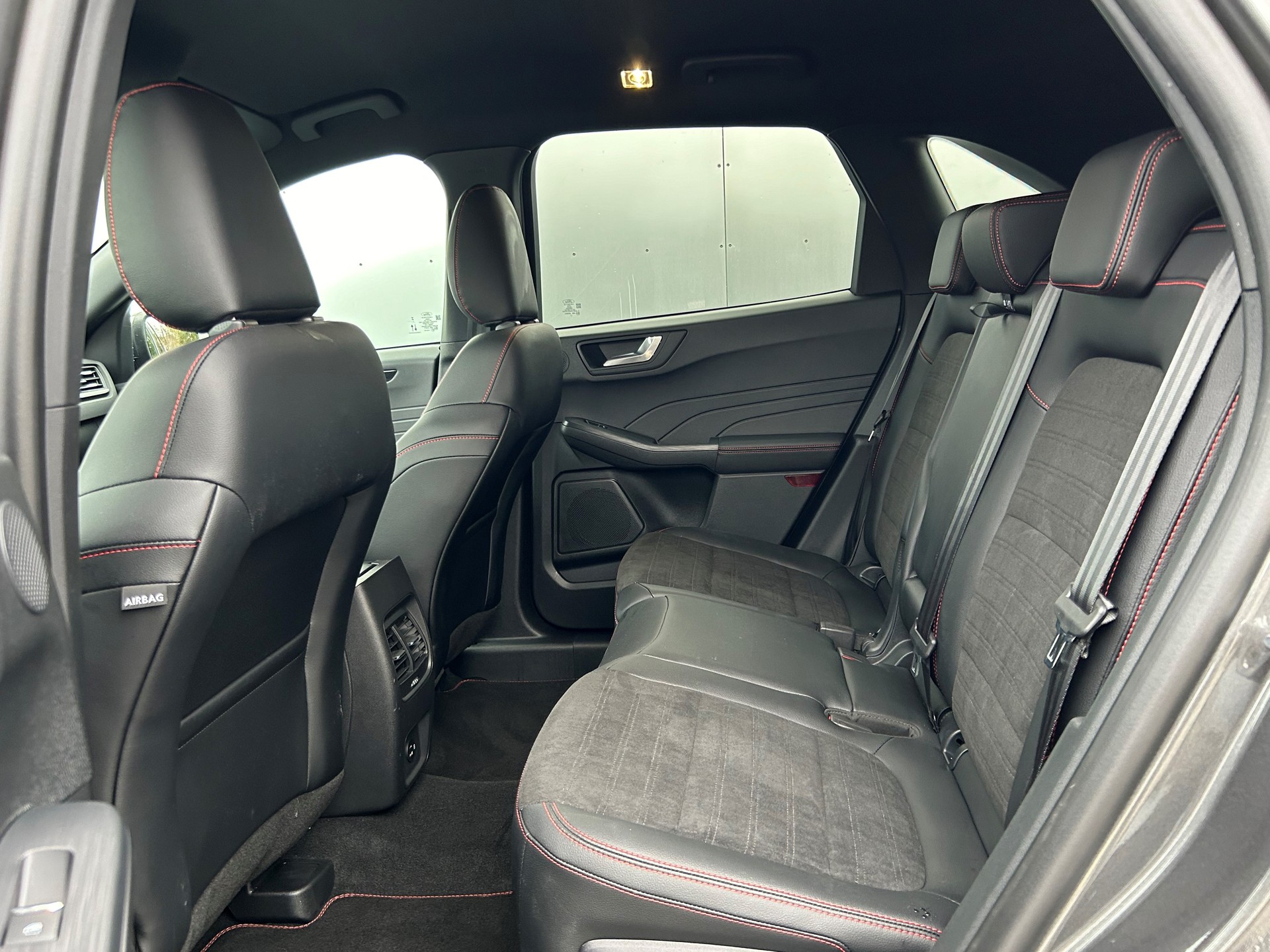 FORD Kuga 2.5 Plug-in Hybrid ST-Line X-image-8