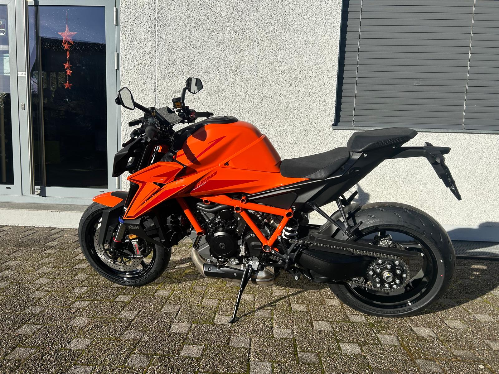KTM 1390 Super Duke R EVO-image-1