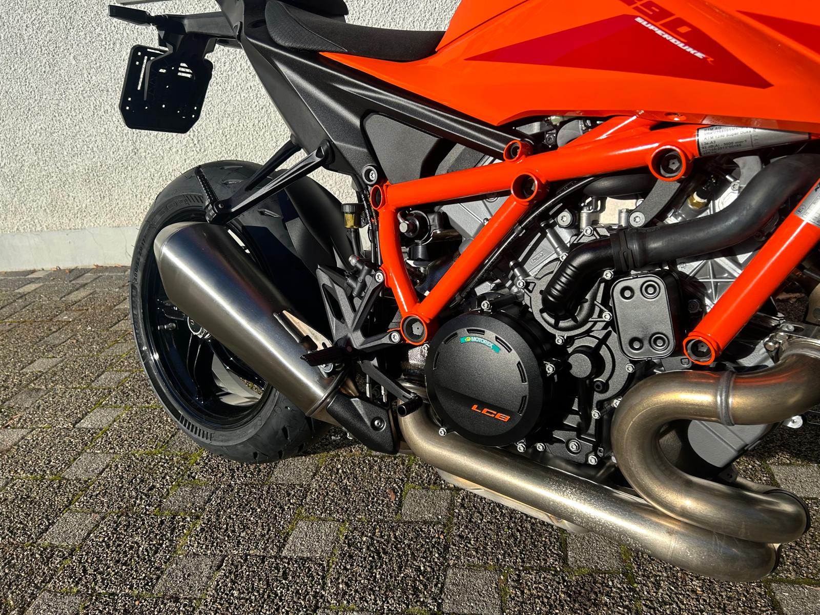 KTM 1390 Super Duke R EVO-image-8