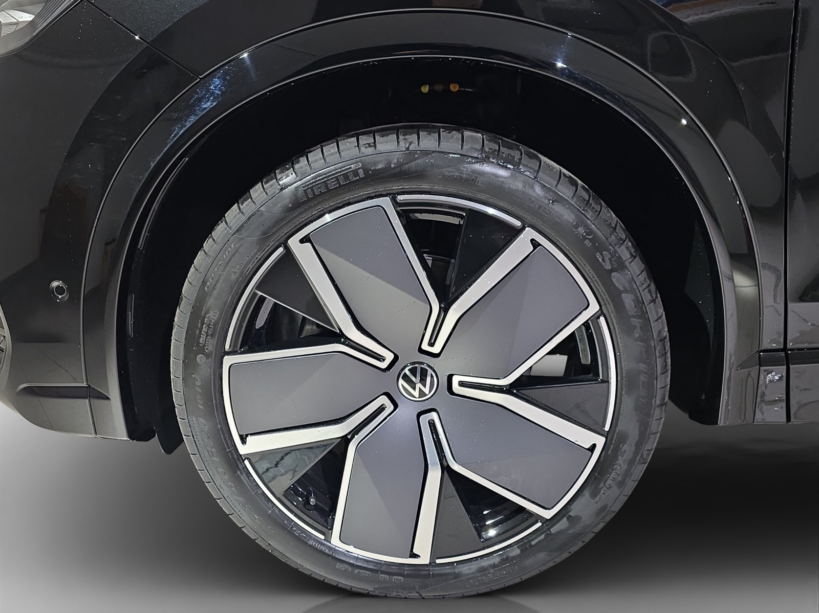 VW Tiguan 2.0 TSI DSG R-Line 4Motion-image-15