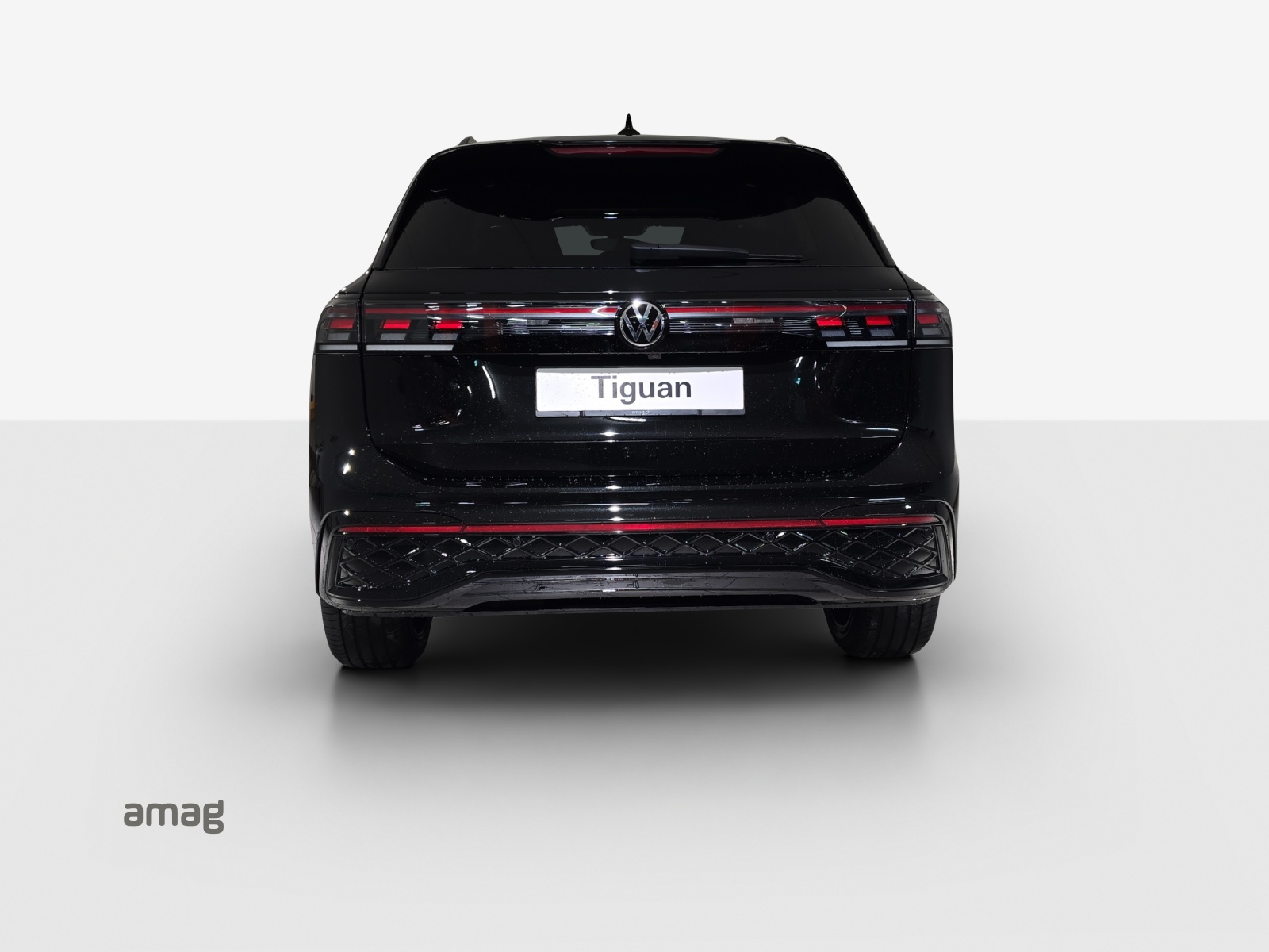 VW Tiguan 2.0 TSI DSG R-Line 4Motion-image-3