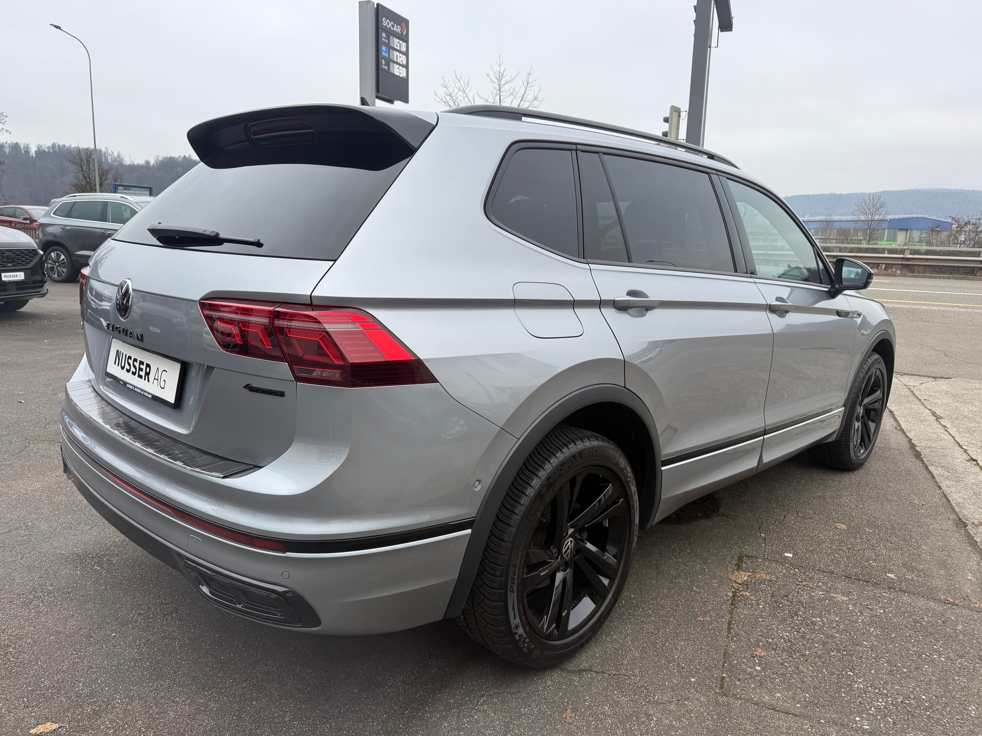 VW Tiguan Allspace 2.0 TDI SCR R-Line 4Motion DSG-image-2