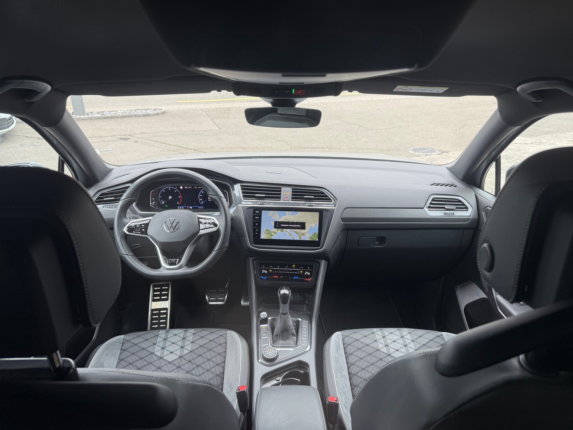 VW Tiguan Allspace 2.0 TDI SCR R-Line 4Motion DSG-image-14