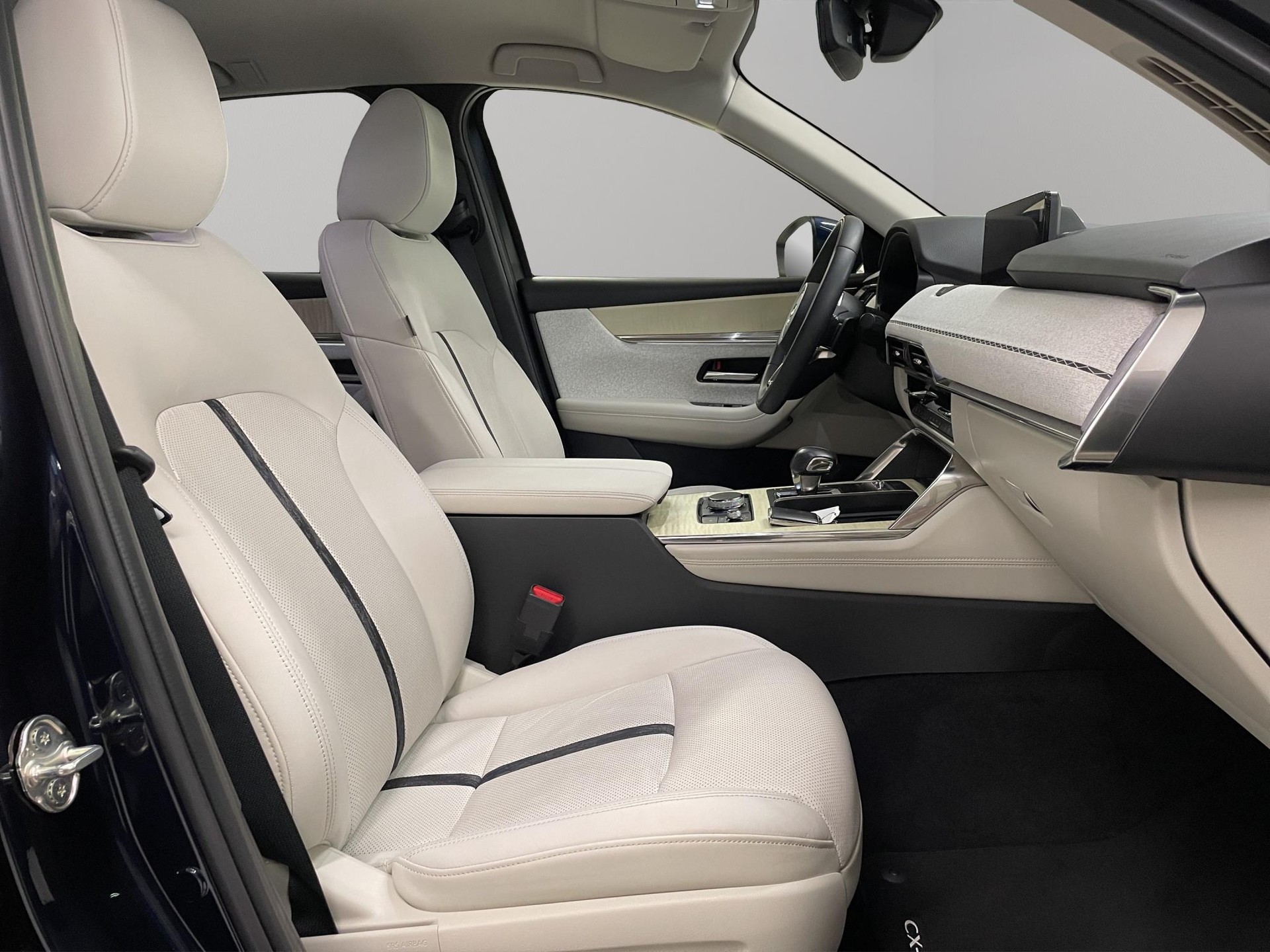 MAZDA CX-60 2.5 PHEV Takumi-showroom-element-3