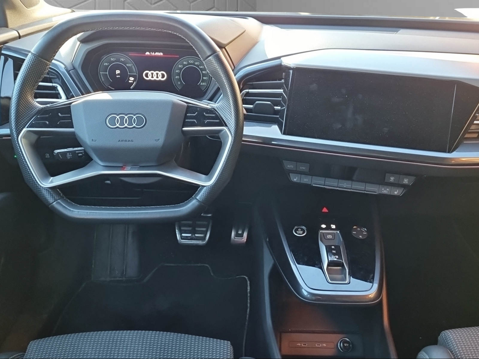 AUDI Q4 e-tron 50 quattro-image-14