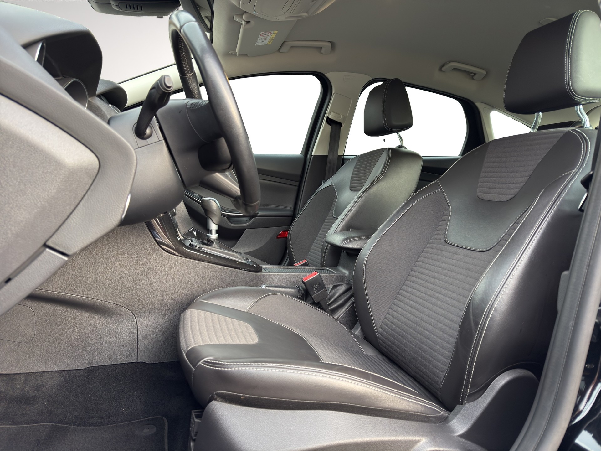 FORD Focus 1.5 SCTi Titanium X-image-9
