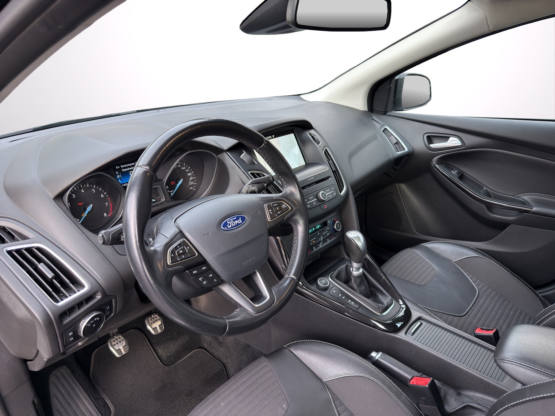 FORD Focus 1.5 SCTi Titanium X-image-10