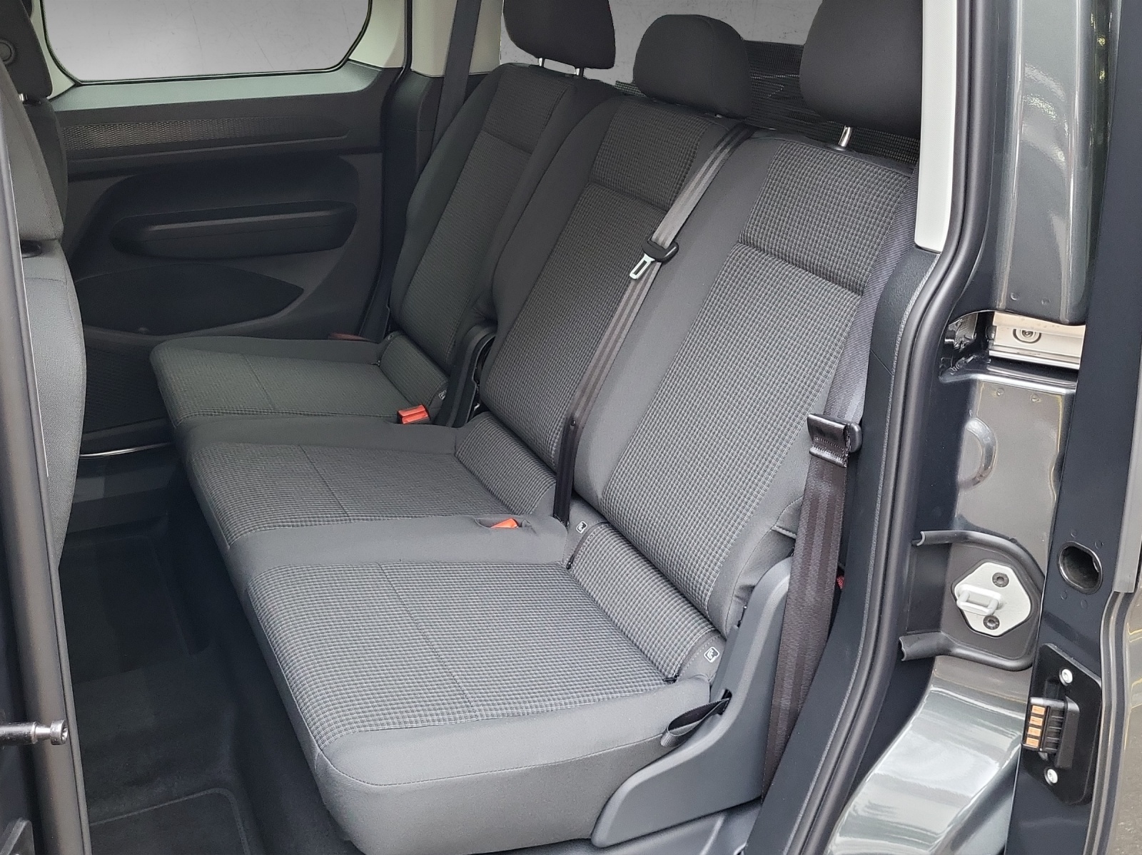 VW Caddy Liberty 1.5eHybrid (Plug-In Hybrid) 150PS DSG-image-16