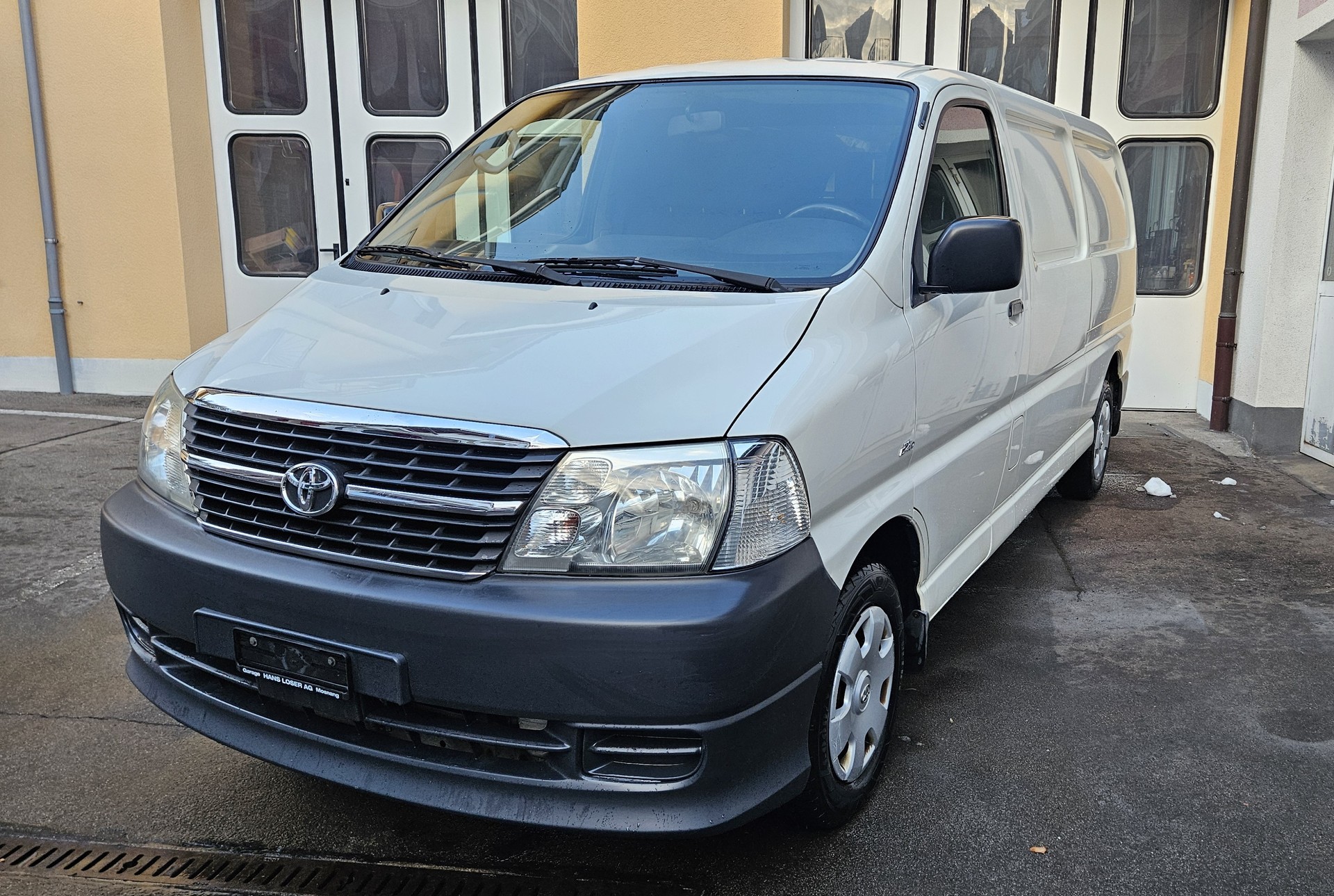 TOYOTA Hiace D-4D Van LWB-image-17