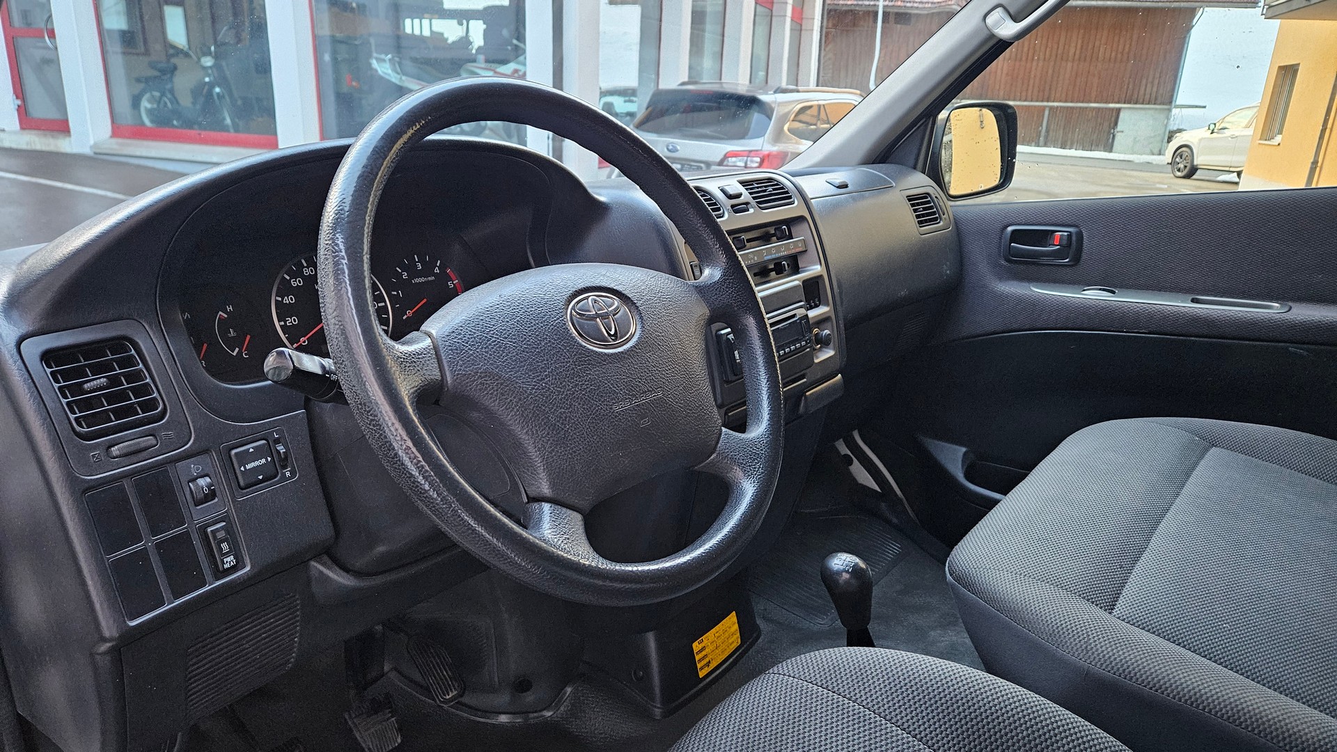TOYOTA Hiace D-4D Van LWB-image-6
