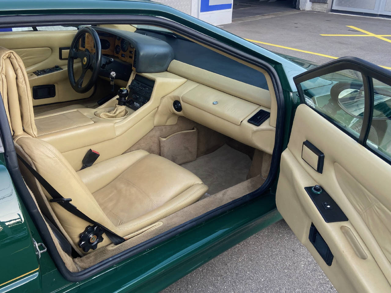 LOTUS Esprit 2.2 Turbo SE Targa-image-8
