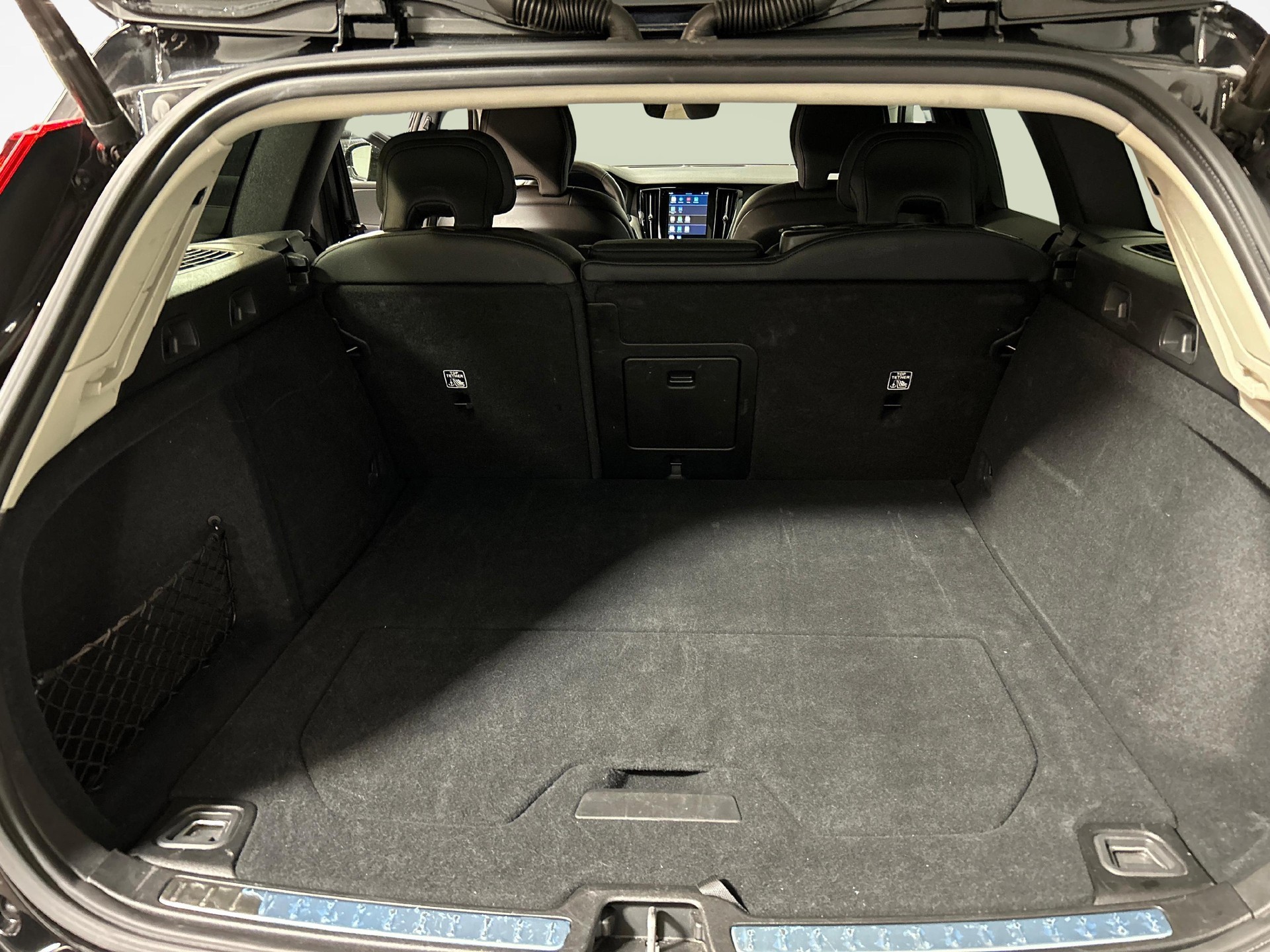 VOLVO V60 2.0 T6 TE Plus Dark eAWD-image-12