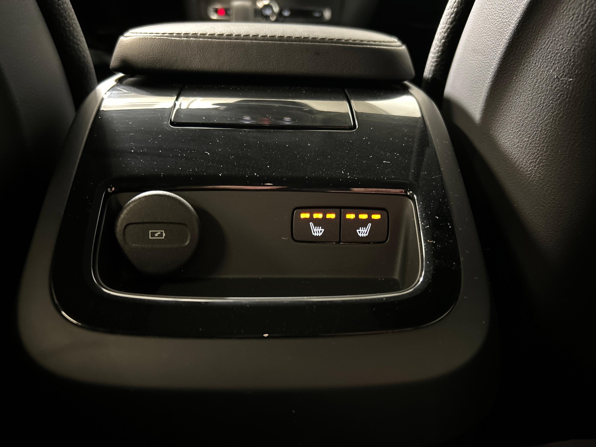 VOLVO V60 2.0 T6 TE Plus Dark eAWD-image-14