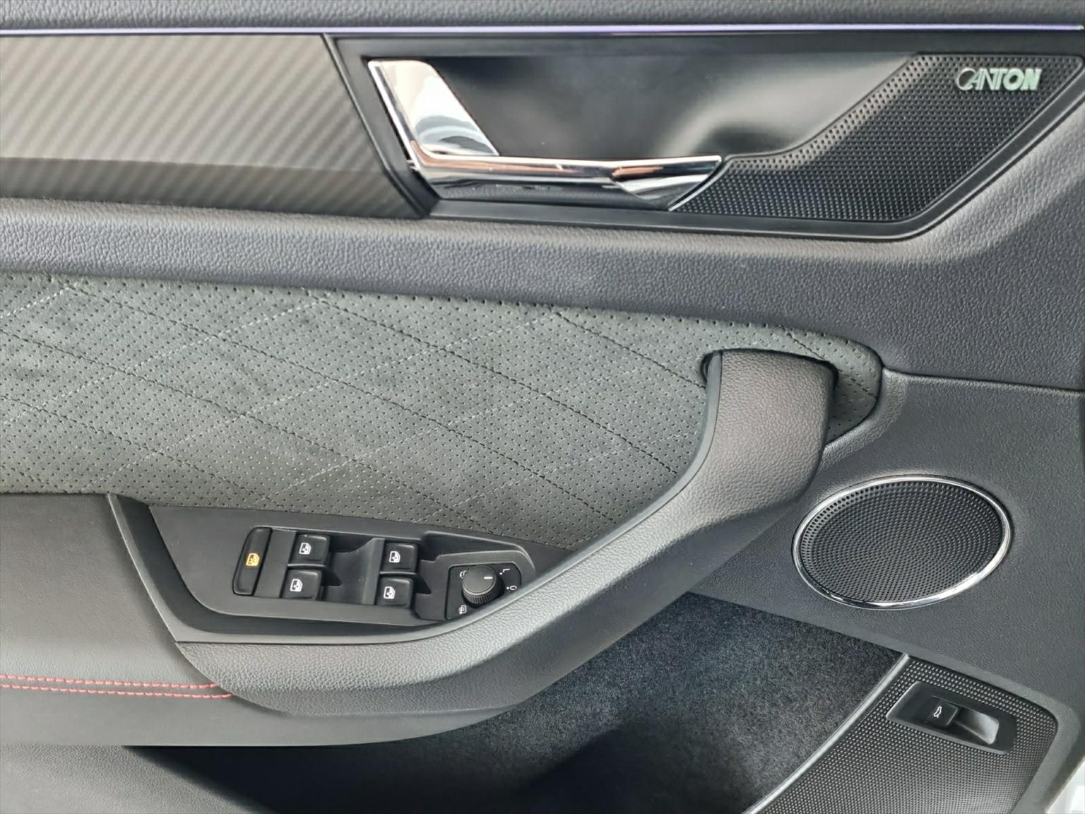SKODA Kodiaq 2.0 TSI RS 4x4 DSG-image-10