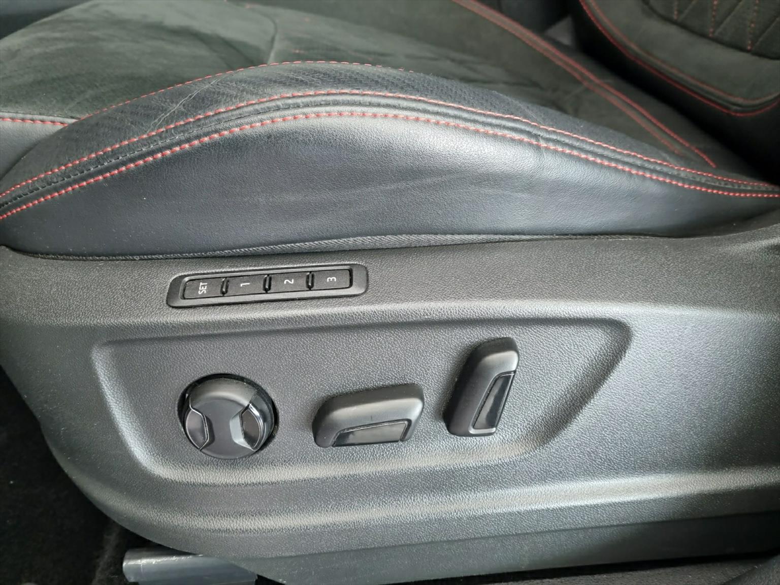 SKODA Kodiaq 2.0 TSI RS 4x4 DSG-image-11