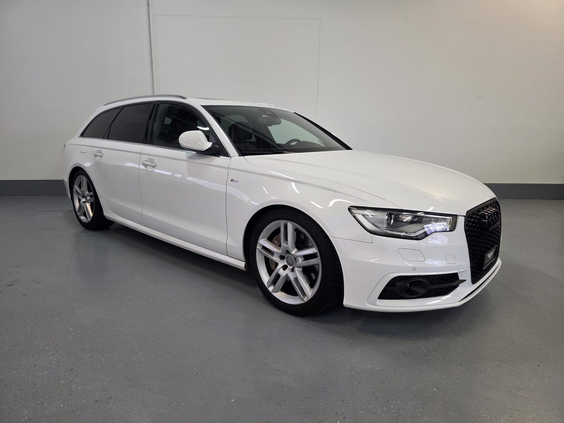 AUDI A6 Avant 3.0 TFSI V6 quattro S-tronic-image-2