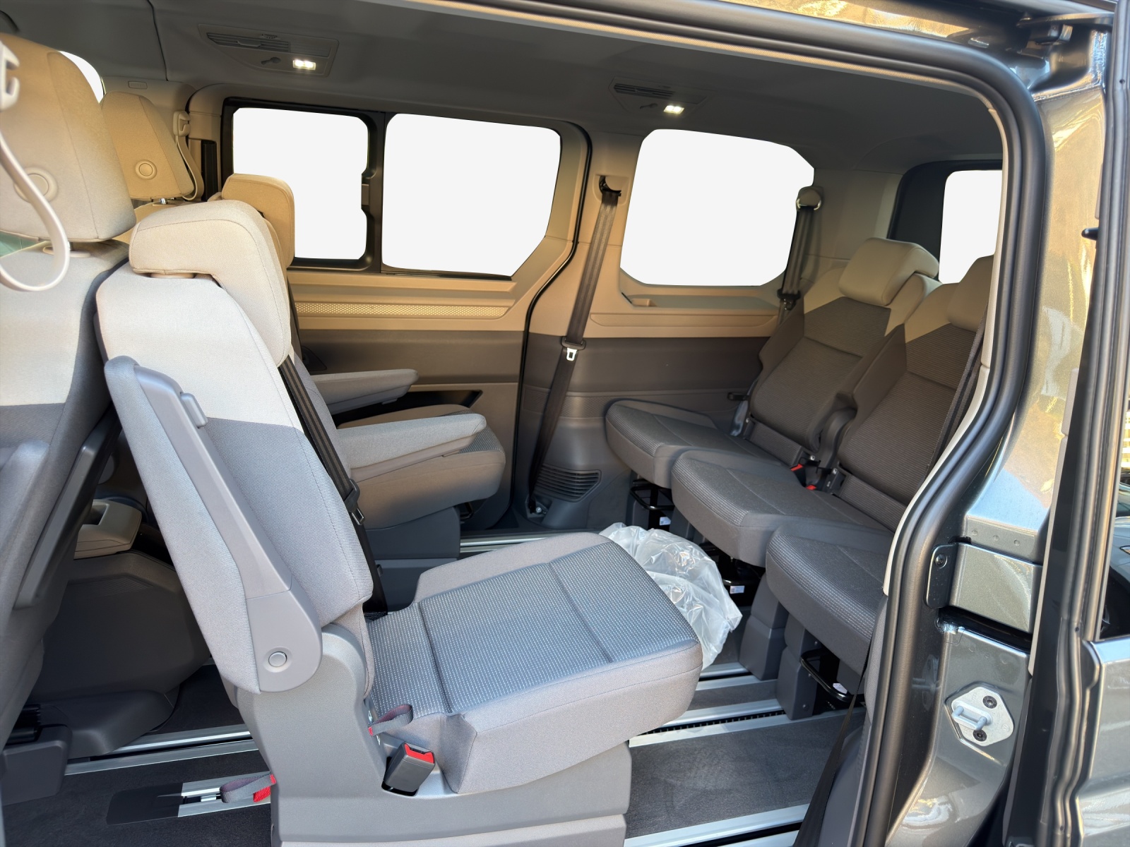 VW Multivan 1.5 eHybrid 4Motion DSG-image-11