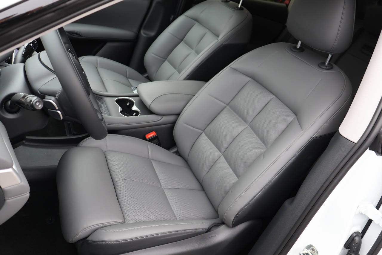 MG IM6 100 kWh Performance 21 4WD-image-8
