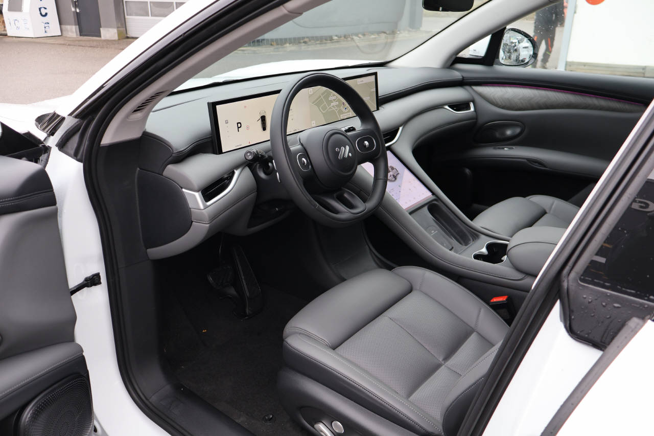 MG IM6 100 kWh Performance 21 4WD-image-7