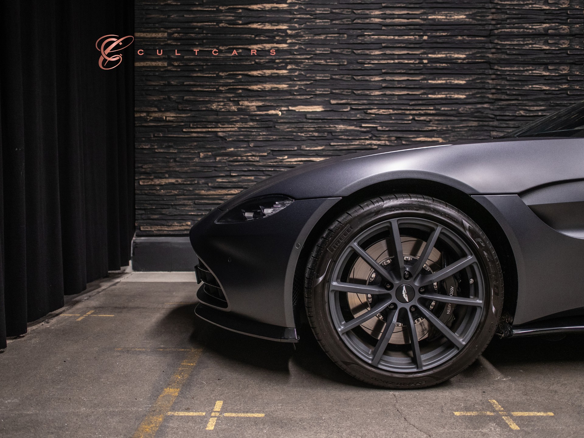 ASTON MARTIN V8 Vantage 4.0 Roadster-image-5