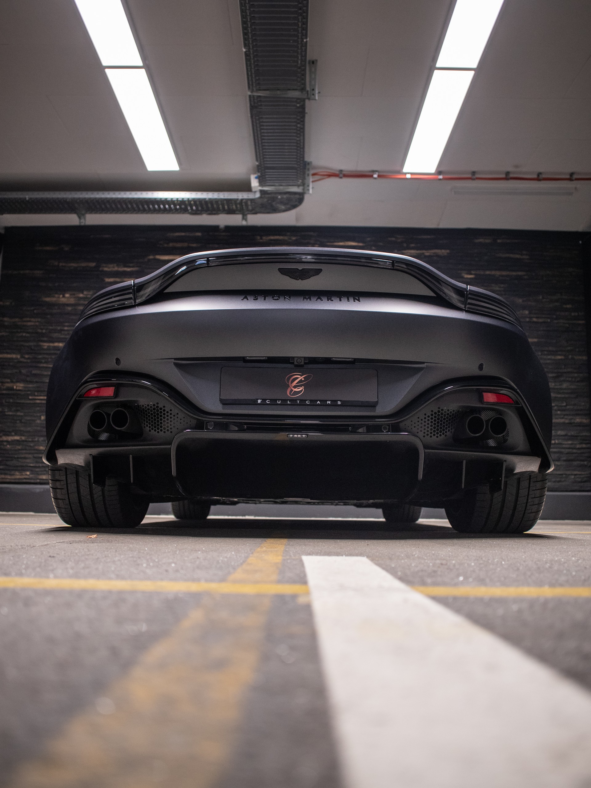 ASTON MARTIN V8 Vantage 4.0 Roadster-image-24