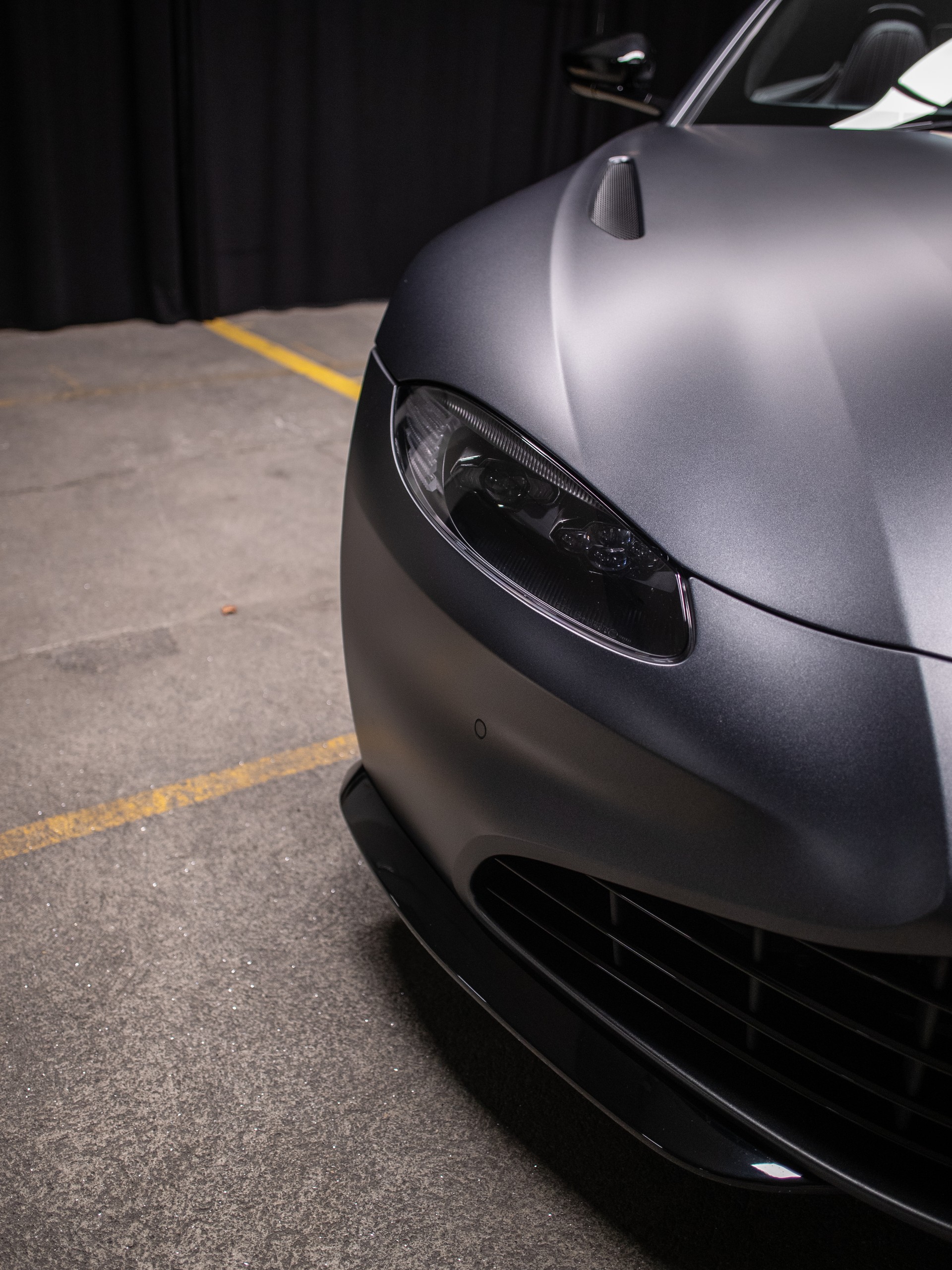 ASTON MARTIN V8 Vantage 4.0 Roadster-image-22