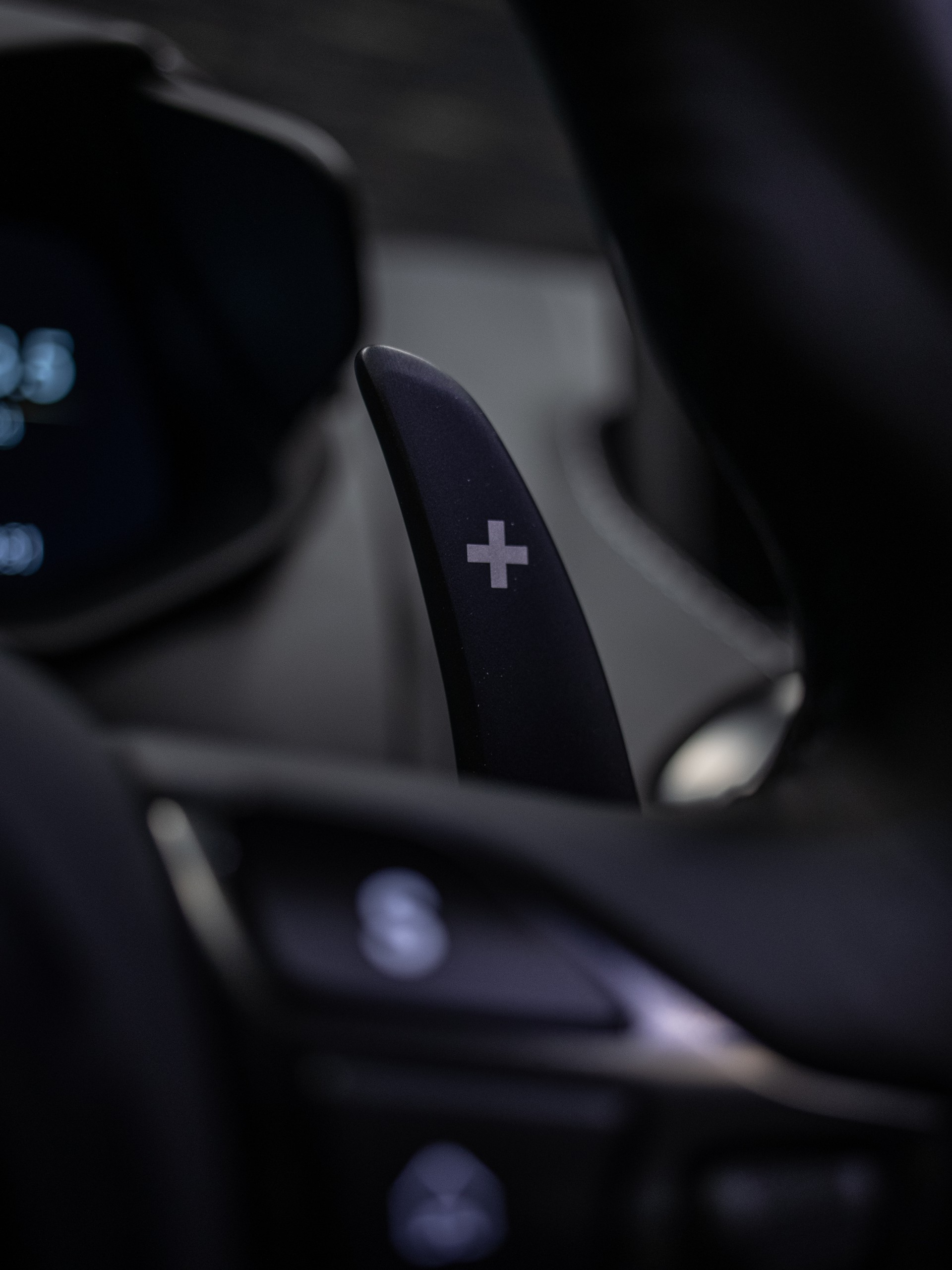 ASTON MARTIN V8 Vantage 4.0 Roadster-image-27
