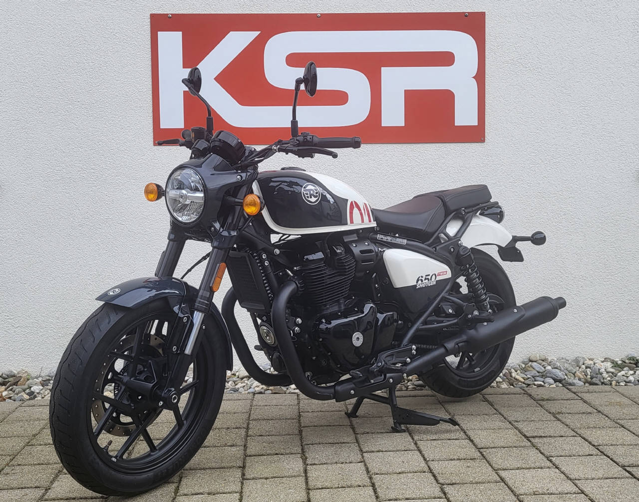 ROYAL ENFIELD Shotgun 650 Premium-showroom-element-3
