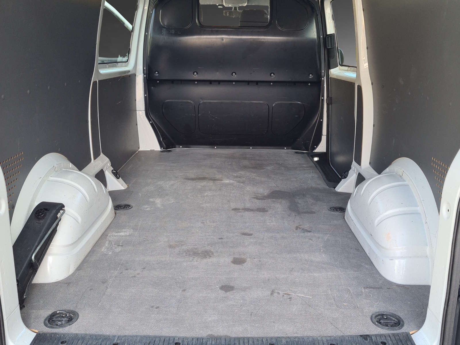 VW T6.1 2.0 TDI-image-9