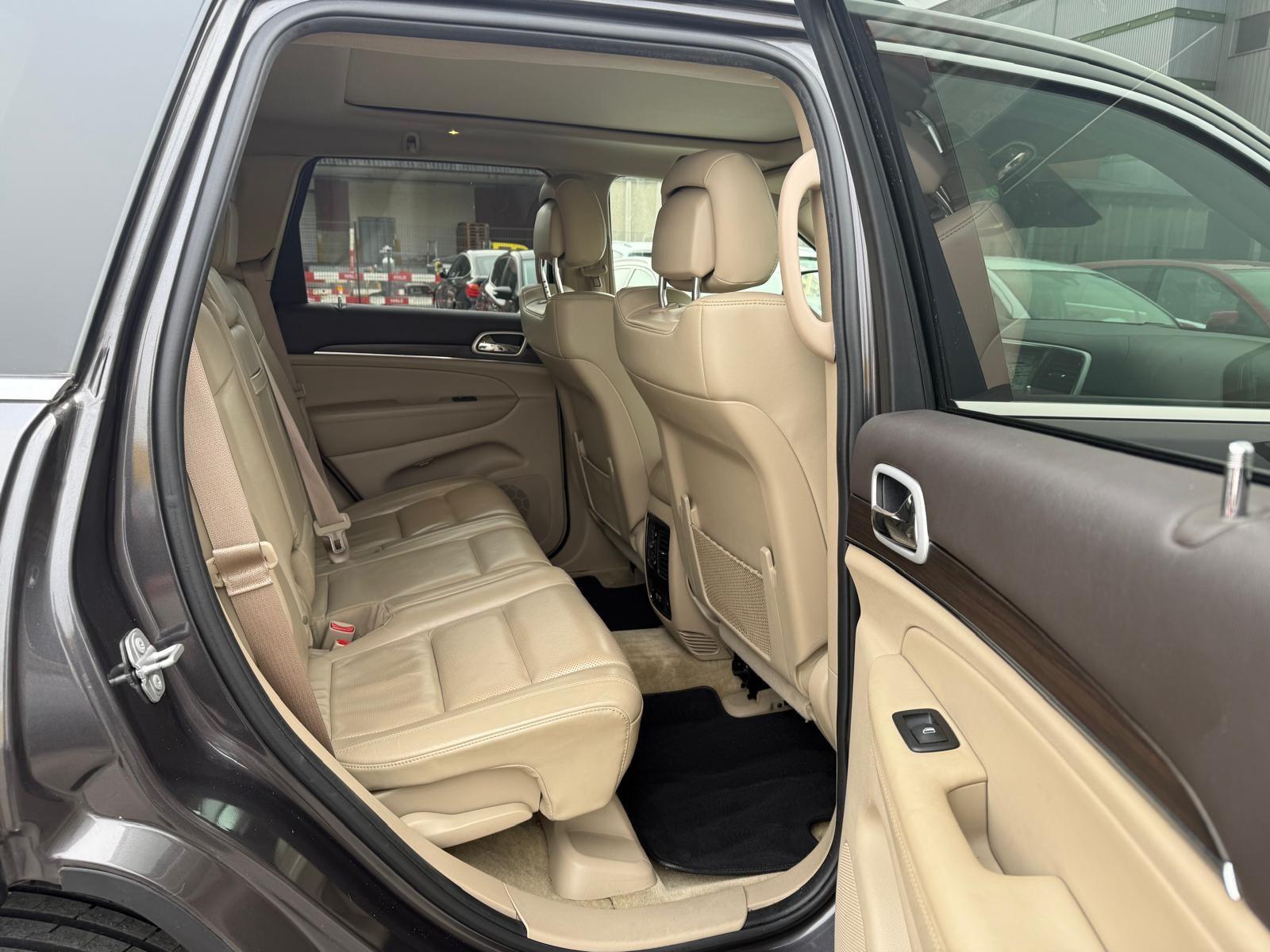 JEEP Grand Cherokee 3.0 CRD 250 Overland-image-11