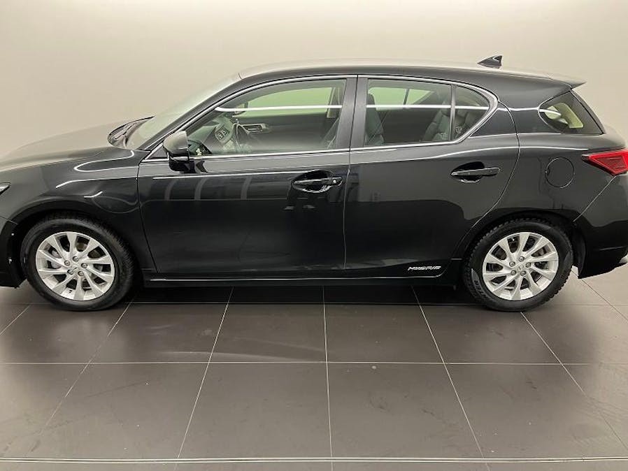 LEXUS CT 200h 1.8 excellence CVT-image-3