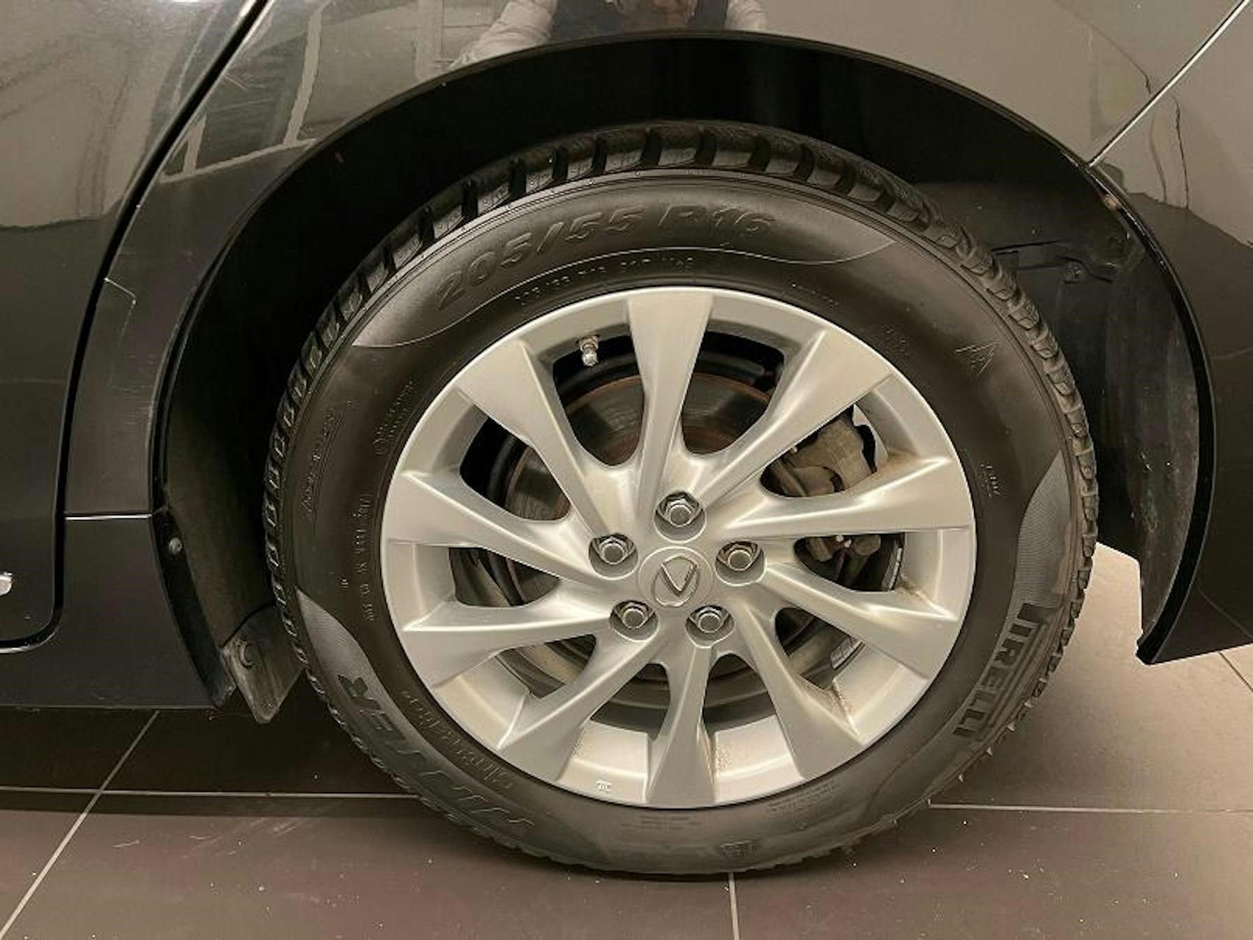 LEXUS CT 200h 1.8 excellence CVT-image-4