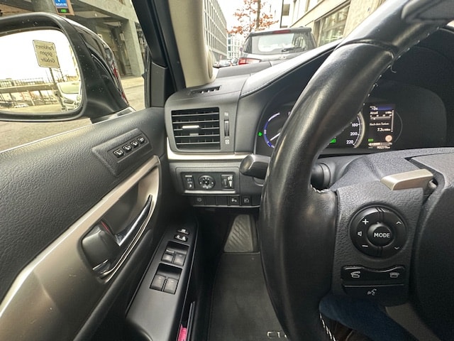 LEXUS CT 200h 1.8 excellence CVT-image-6
