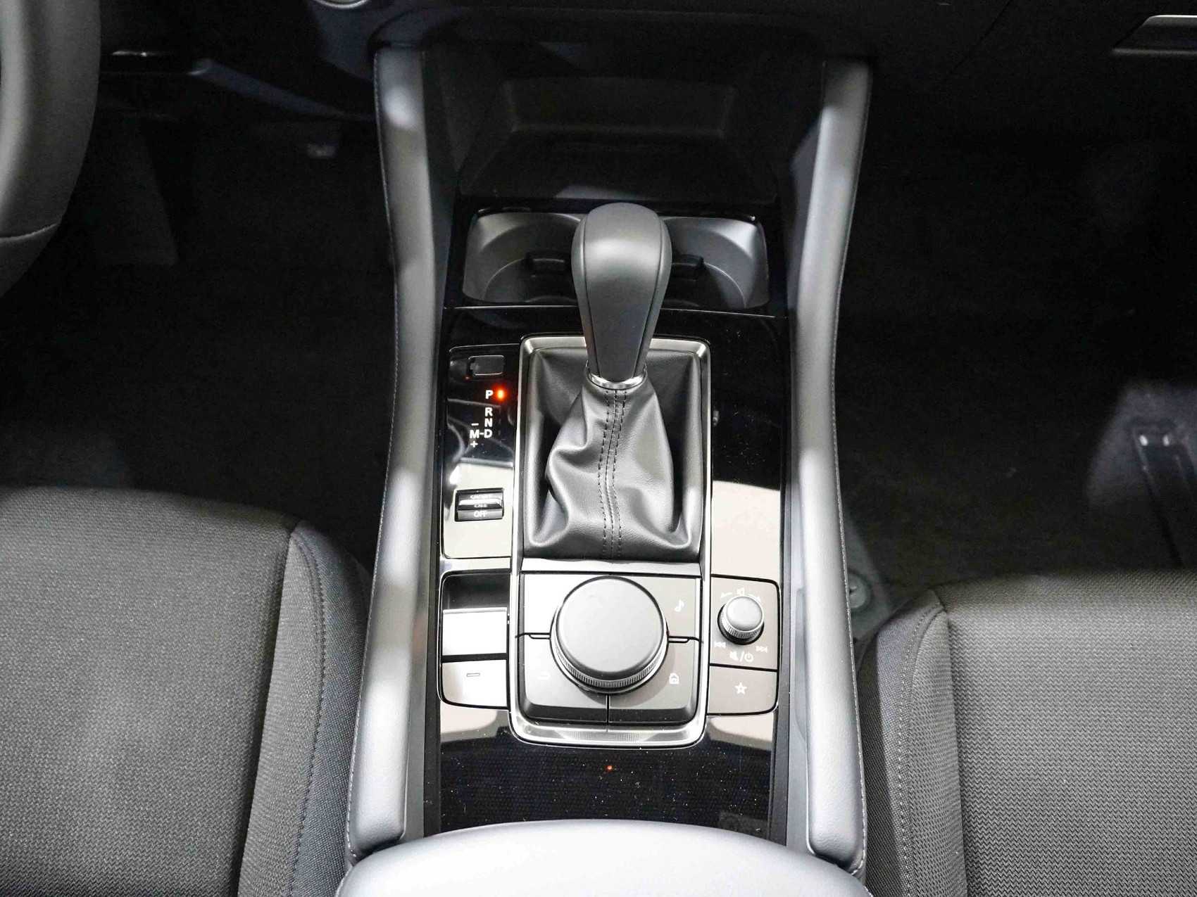 MAZDA 3 Hatchback 2.0 186 Exclusive-Line-image-15