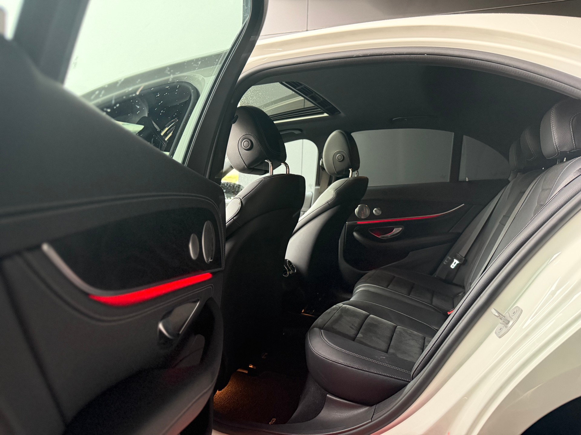 MERCEDES-BENZ E 220 d AMG Line 9G-Tronic-image-7