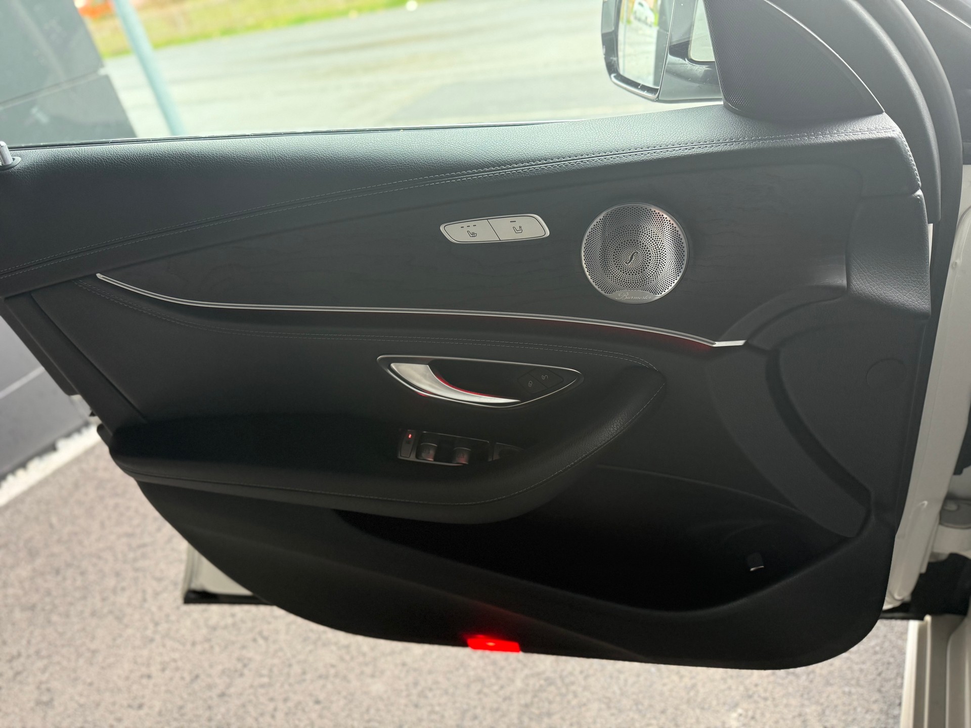 MERCEDES-BENZ E 220 d AMG Line 9G-Tronic-image-9