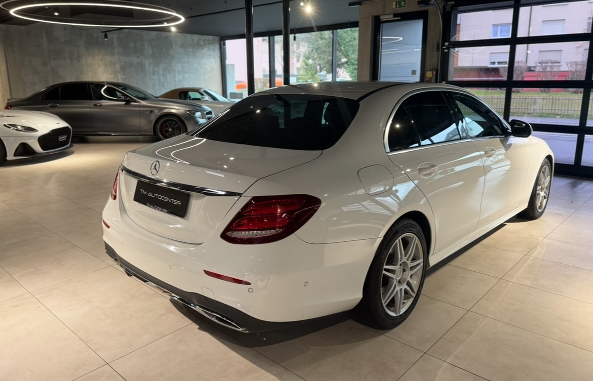 MERCEDES-BENZ E 220 d AMG Line 9G-Tronic-image-3